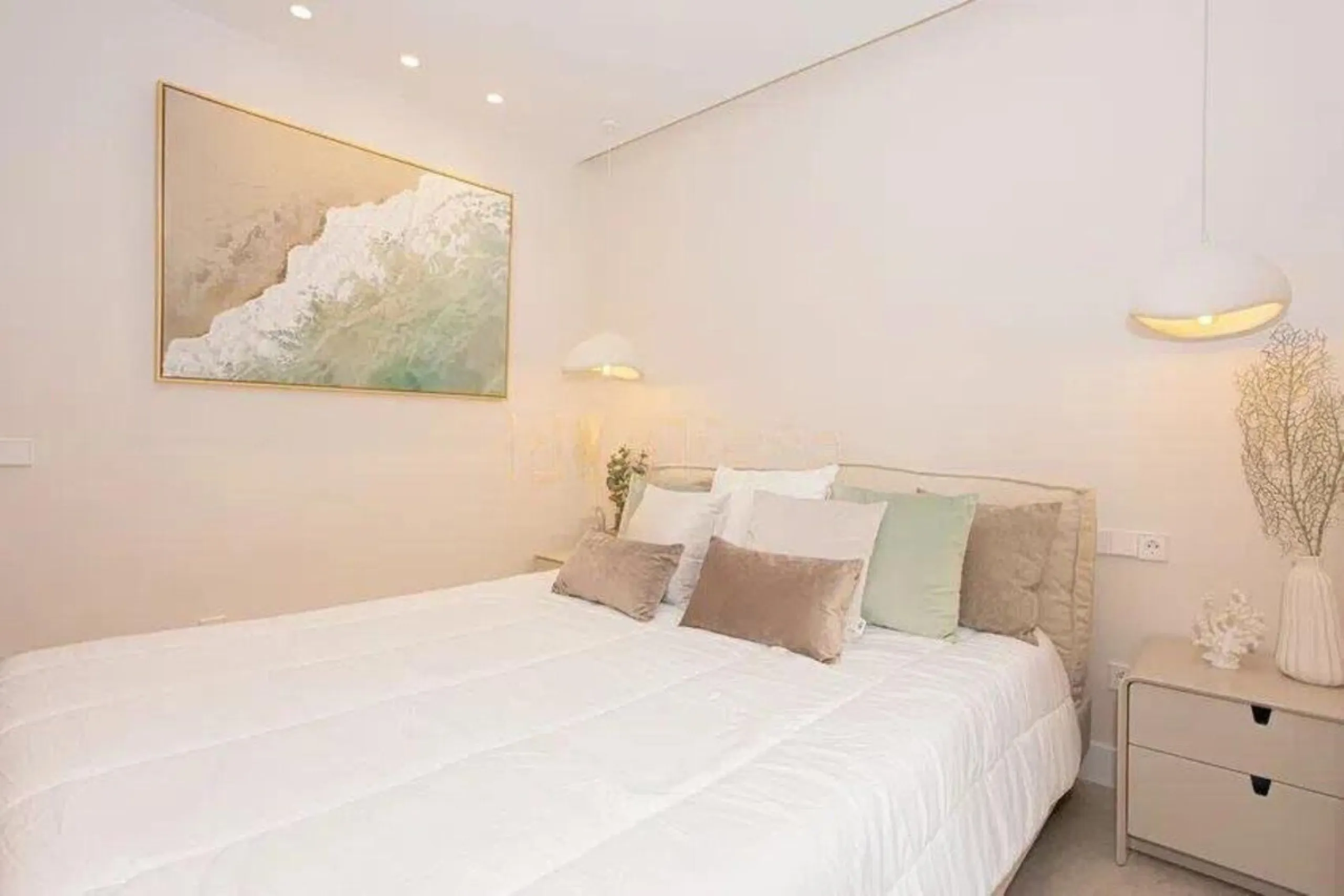 Apartment - Penthouse Duplex в продаже в Marbella, Málaga. В доме 4 спален и 3 ванных комнат. Площадь дома 170 м²