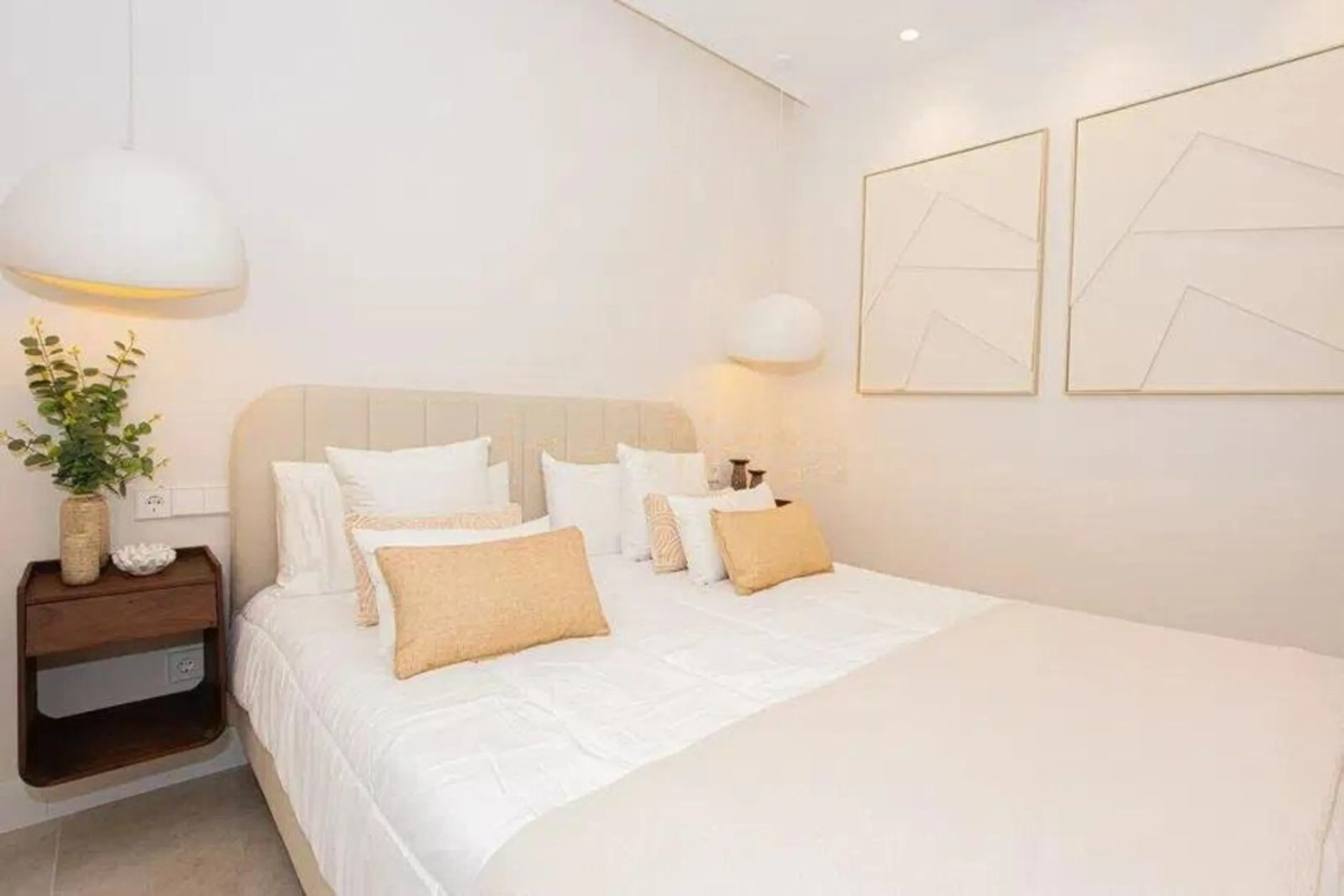 Apartment - Penthouse Duplex в продаже в Marbella, Málaga. В доме 4 спален и 3 ванных комнат. Площадь дома 170 м²