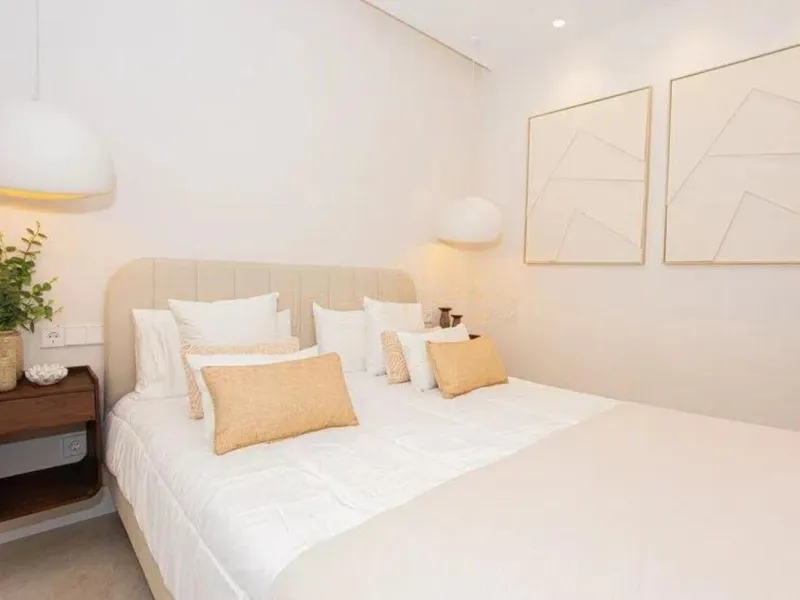 Apartment - Penthouse Duplex в продаже в Marbella, Málaga. В доме 4 спален и 3 ванных комнат. Площадь дома 170 м²