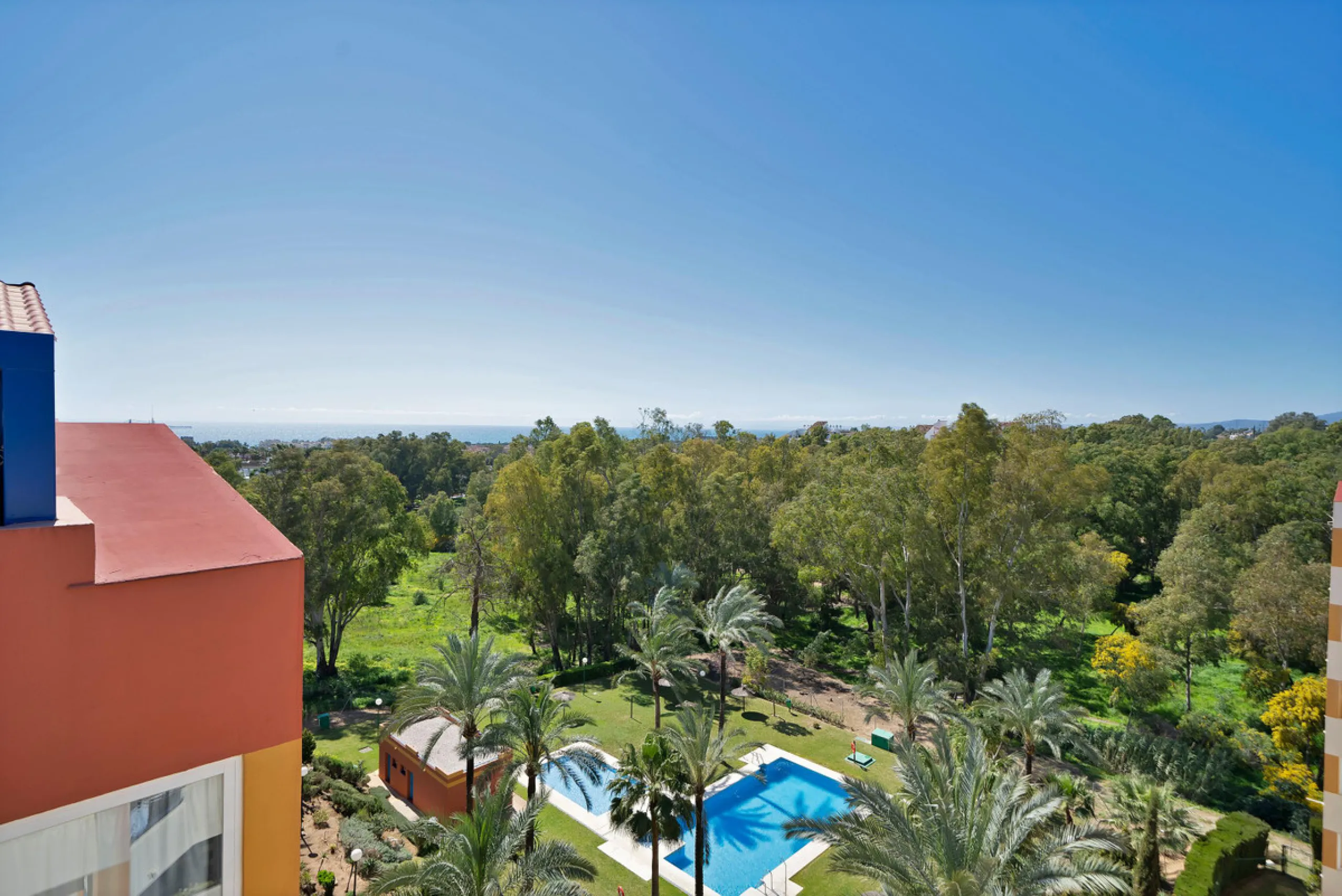 Penthouse Living with Sea Views & Solarium | Atalaya Green Mar, Estepona