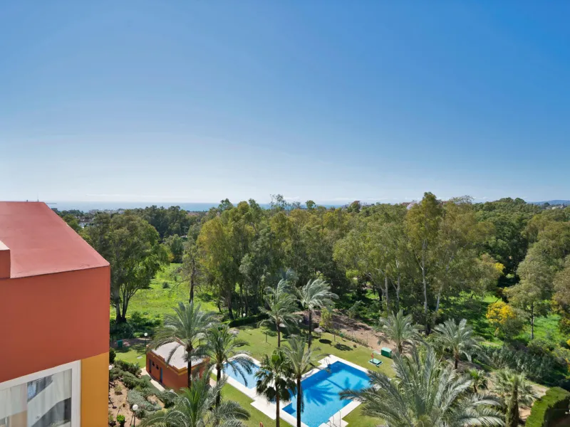Penthouse Living with Sea Views & Solarium | Atalaya Green Mar, Estepona