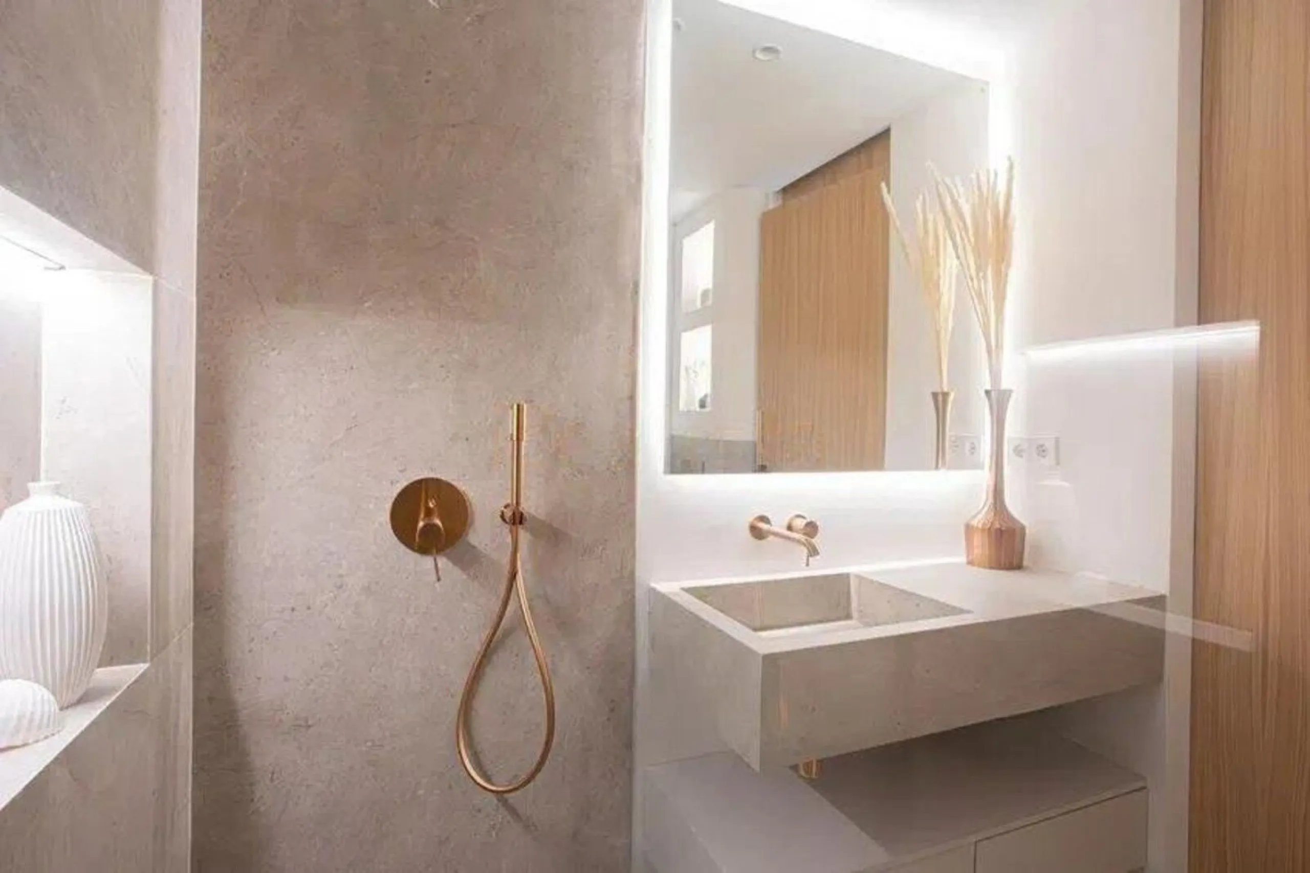 Apartment - Penthouse Duplex в продаже в Marbella, Málaga. В доме 4 спален и 3 ванных комнат. Площадь дома 170 м²