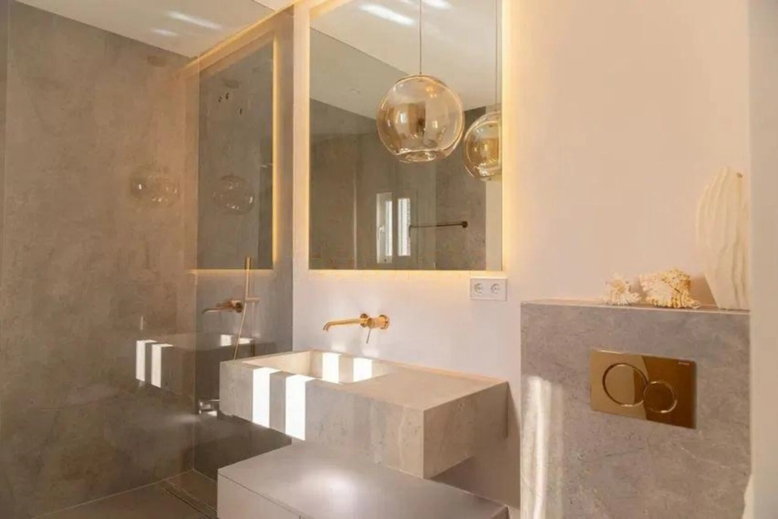 Apartment - Penthouse Duplex в продаже в Marbella, Málaga. В доме 4 спален и 3 ванных комнат. Площадь дома 170 м²
