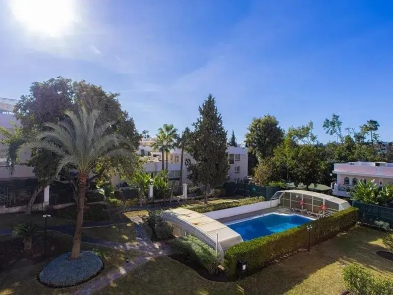 Apartment - Penthouse Duplex в продаже в Marbella, Málaga. В доме 4 спален и 3 ванных комнат. Площадь дома 170 м²