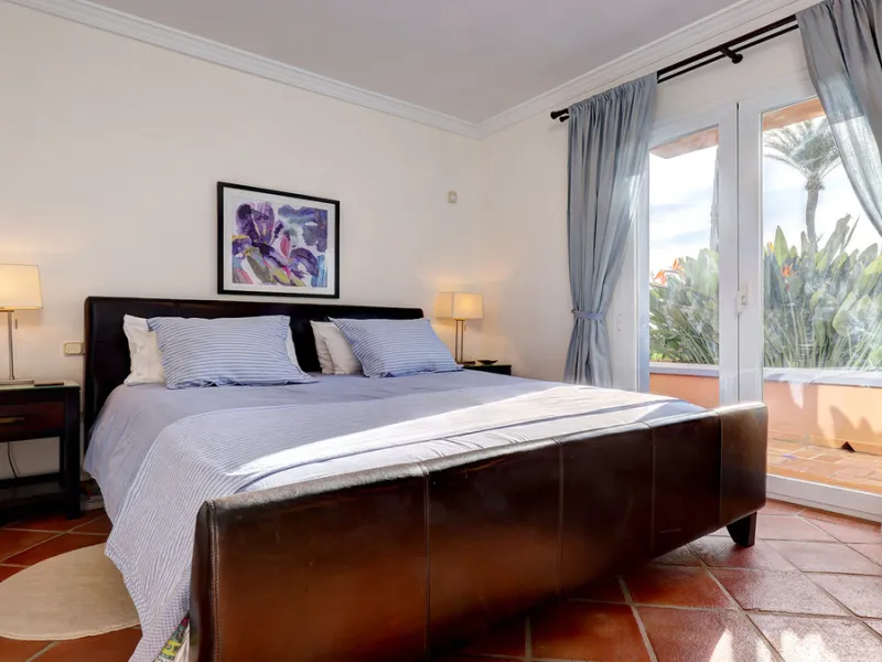 Wake up to breathtaking sea views from this exceptional 3-bedroom, 2-bathroom ground floor apartment set within one of the most prestigious frontline beach urbanisations in Casares Costa. With a spacious terrace overlooking beautifully landscaped gardens 