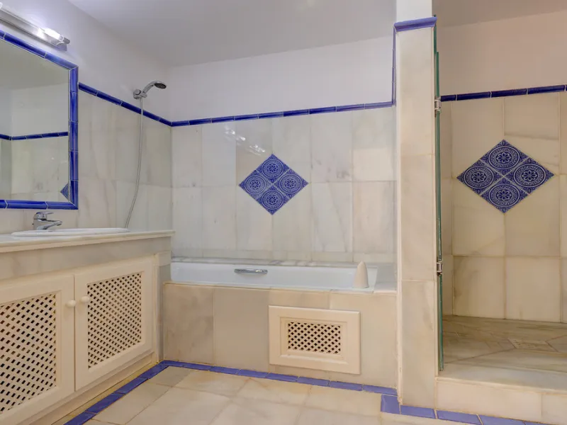 Wake up to breathtaking sea views from this exceptional 3-bedroom, 2-bathroom ground floor apartment set within one of the most prestigious frontline beach urbanisations in Casares Costa. With a spacious terrace overlooking beautifully landscaped gardens 