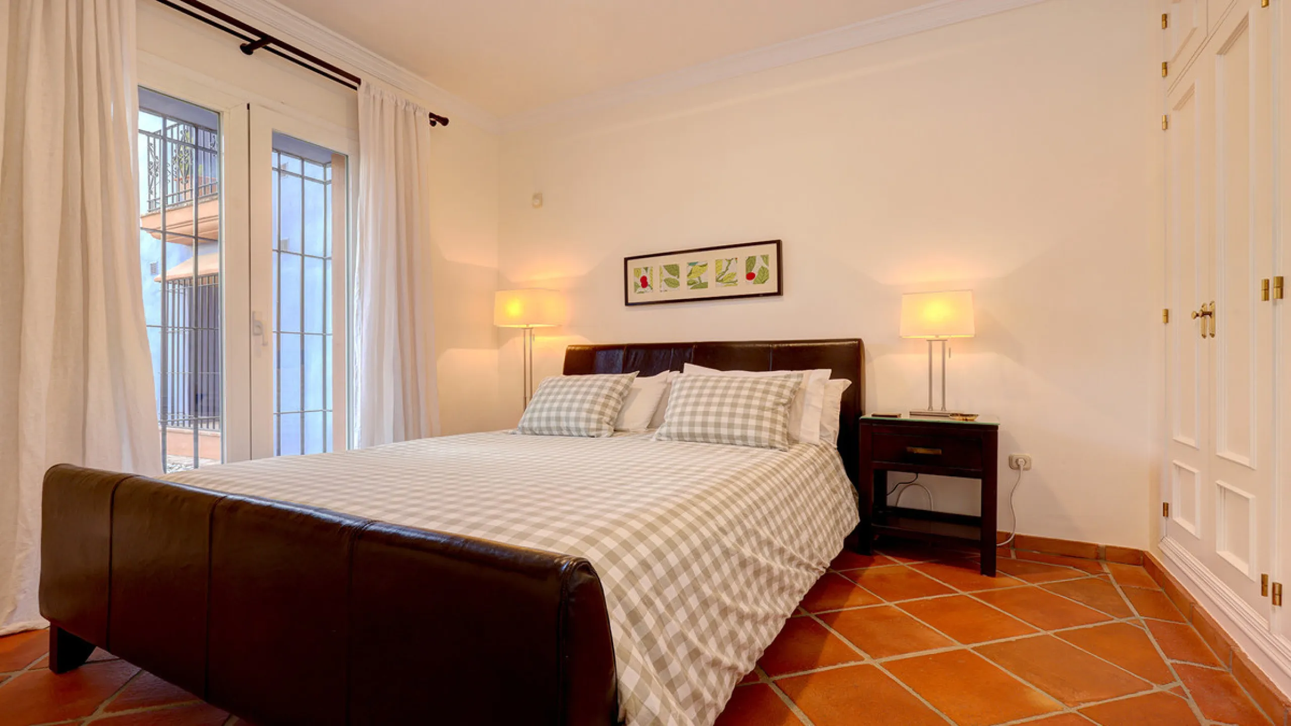 Wake up to breathtaking sea views from this exceptional 3-bedroom, 2-bathroom ground floor apartment set within one of the most prestigious frontline beach urbanisations in Casares Costa. With a spacious terrace overlooking beautifully landscaped gardens 