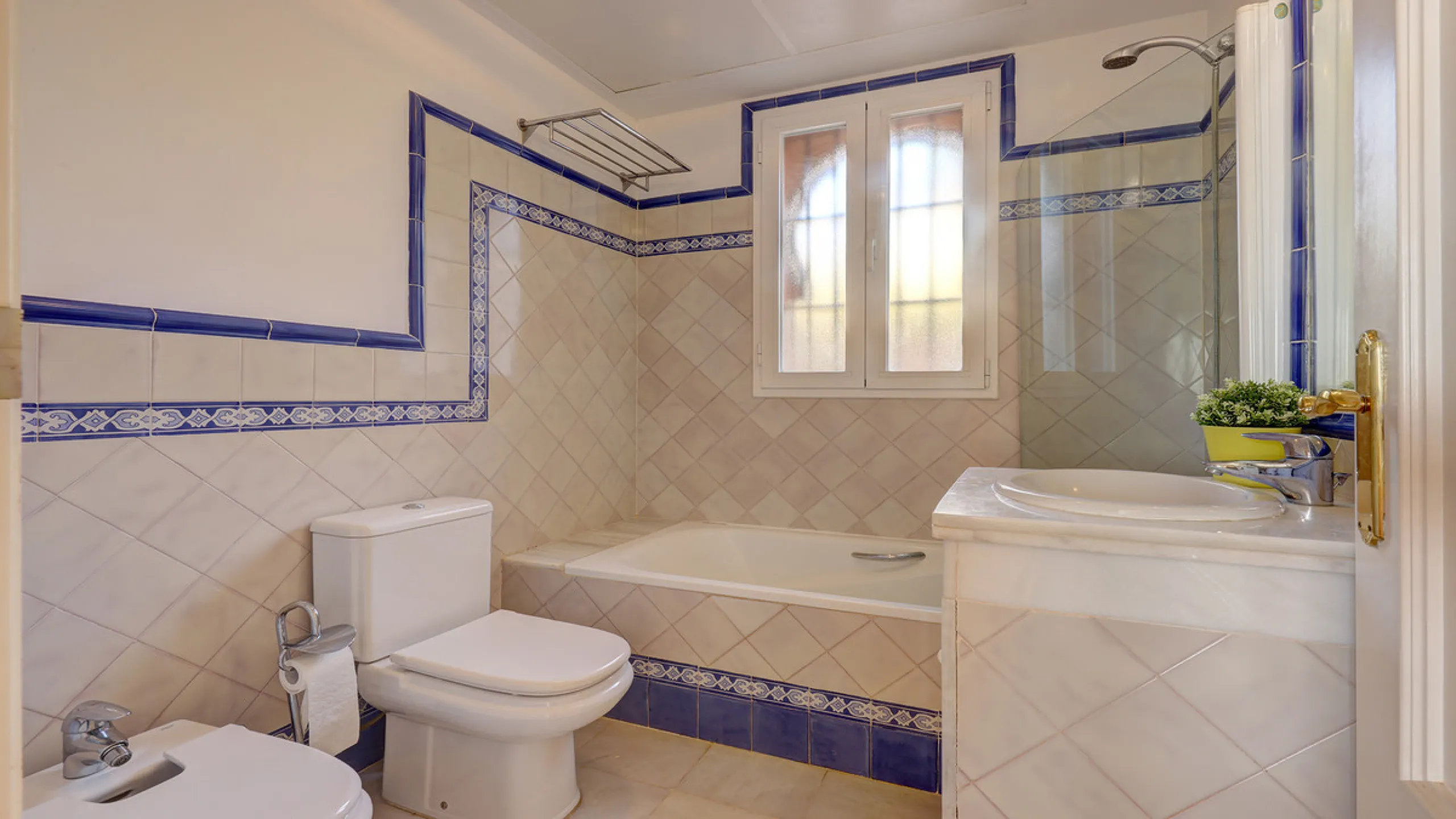 Wake up to breathtaking sea views from this exceptional 3-bedroom, 2-bathroom ground floor apartment set within one of the most prestigious frontline beach urbanisations in Casares Costa. With a spacious terrace overlooking beautifully landscaped gardens 