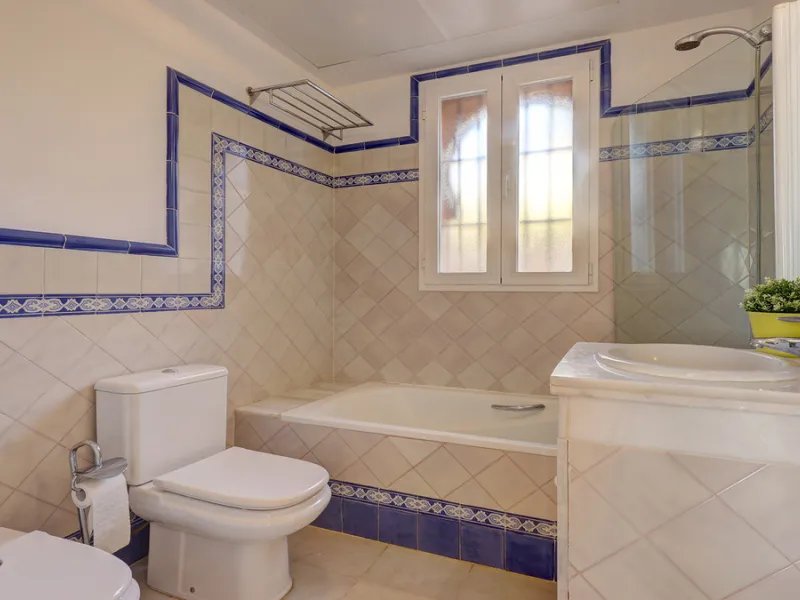 Wake up to breathtaking sea views from this exceptional 3-bedroom, 2-bathroom ground floor apartment set within one of the most prestigious frontline beach urbanisations in Casares Costa. With a spacious terrace overlooking beautifully landscaped gardens 