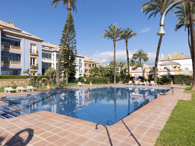 Wake up to breathtaking sea views from this exceptional 3-bedroom, 2-bathroom ground floor apartment set within one of the most prestigious frontline beach urbanisations in Casares Costa. With a spacious terrace overlooking beautifully landscaped gardens 