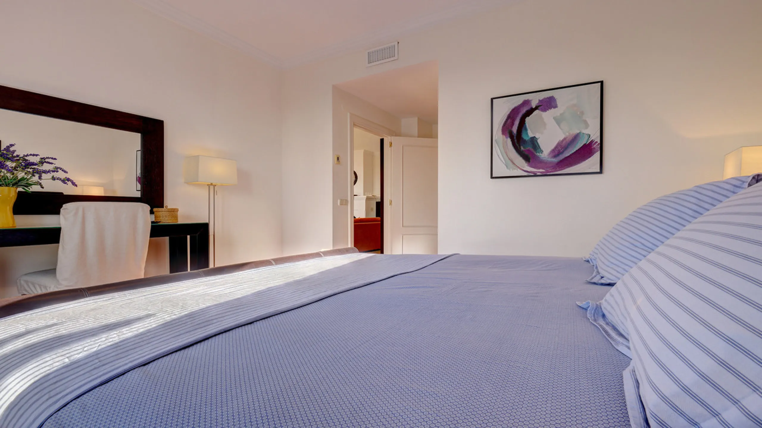 Wake up to breathtaking sea views from this exceptional 3-bedroom, 2-bathroom ground floor apartment set within one of the most prestigious frontline beach urbanisations in Casares Costa. With a spacious terrace overlooking beautifully landscaped gardens 