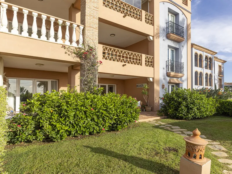 Wake up to breathtaking sea views from this exceptional 3-bedroom, 2-bathroom ground floor apartment set within one of the most prestigious frontline beach urbanisations in Casares Costa. With a spacious terrace overlooking beautifully landscaped gardens 