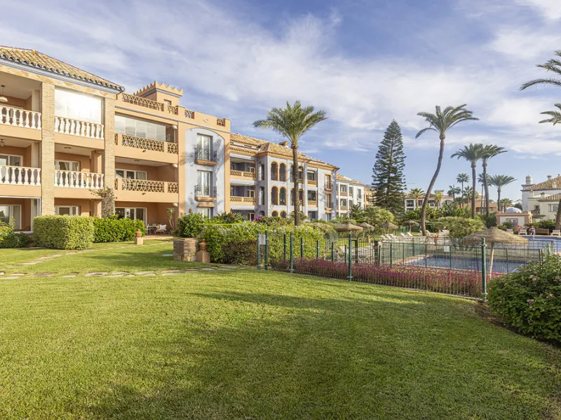 Wake up to breathtaking sea views from this exceptional 3-bedroom, 2-bathroom ground floor apartment set within one of the most prestigious frontline beach urbanisations in Casares Costa. With a spacious terrace overlooking beautifully landscaped gardens 