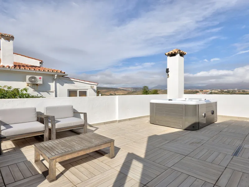 House - Semi-Detached House в продаже в Manilva, Málaga. В доме 2 спален и 1 ванных комнат. Площадь дома 212 м². Площадь участка 310 м²