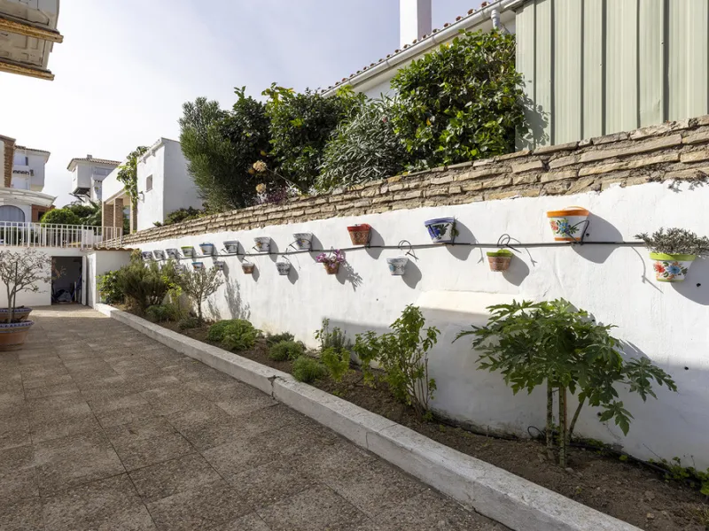 House - Semi-Detached House в продаже в Manilva, Málaga. В доме 2 спален и 1 ванных комнат. Площадь дома 212 м². Площадь участка 310 м²