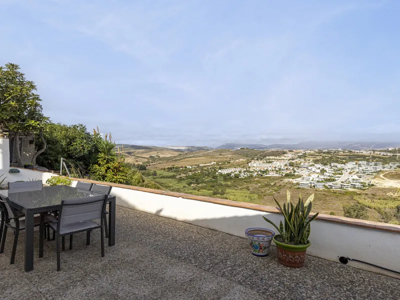 House - Semi-Detached House в продаже в Manilva, Málaga. В доме 2 спален и 1 ванных комнат. Площадь дома 212 м². Площадь участка 310 м²