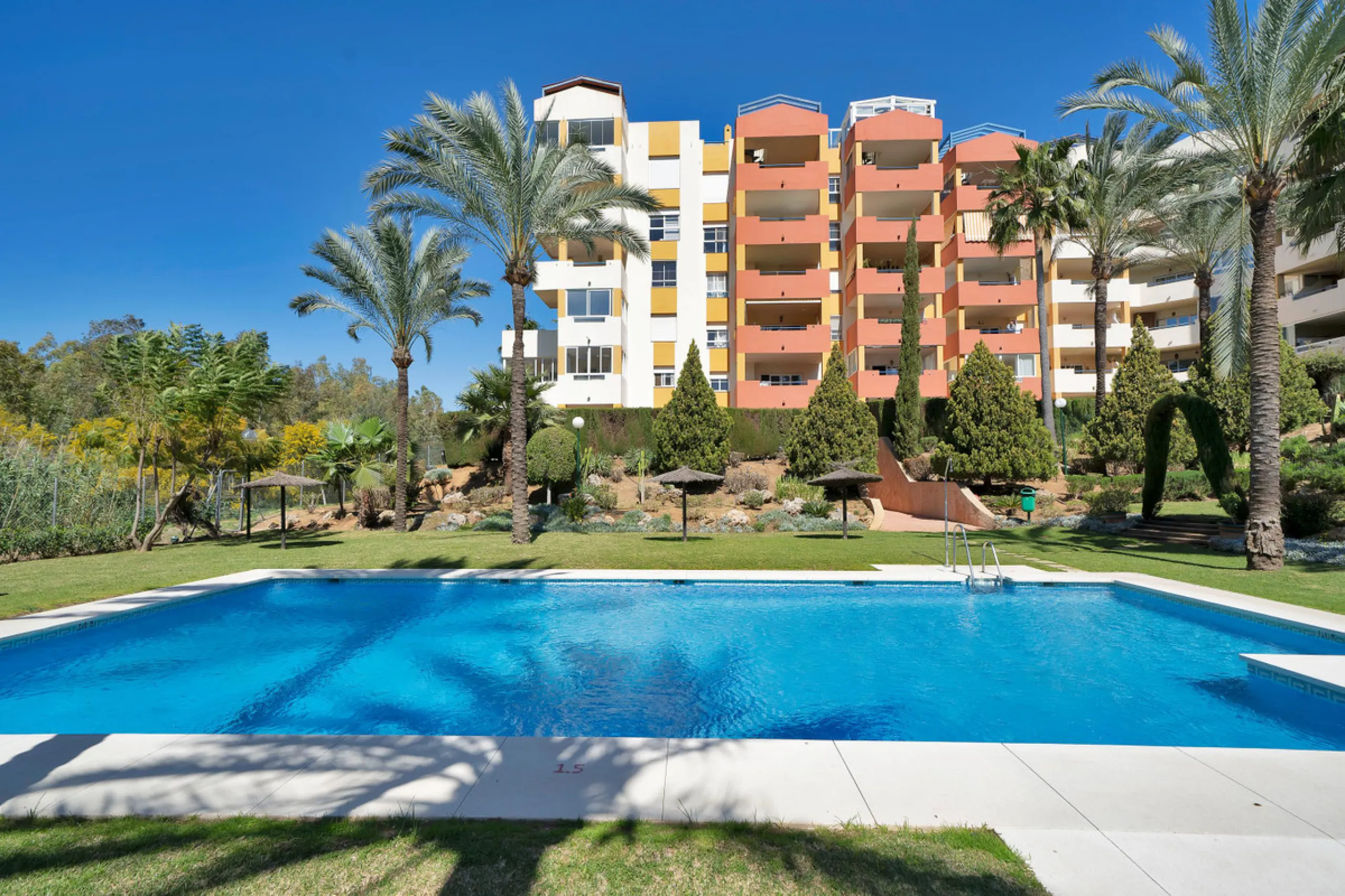 Penthouse Living with Sea Views & Solarium | Atalaya Green Mar, Estepona