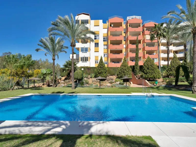 Penthouse Living with Sea Views & Solarium | Atalaya Green Mar, Estepona