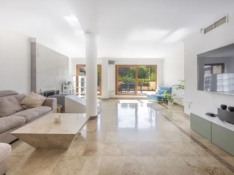 Apartment - Ground Floor Apartment в продаже в Marbella, Málaga. В доме 3 спален и 3 ванных комнат. Площадь дома 216 м²