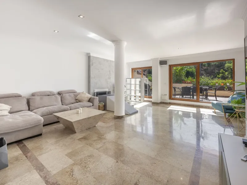 Apartment - Ground Floor Apartment в продаже в Marbella, Málaga. В доме 3 спален и 3 ванных комнат. Площадь дома 216 м²