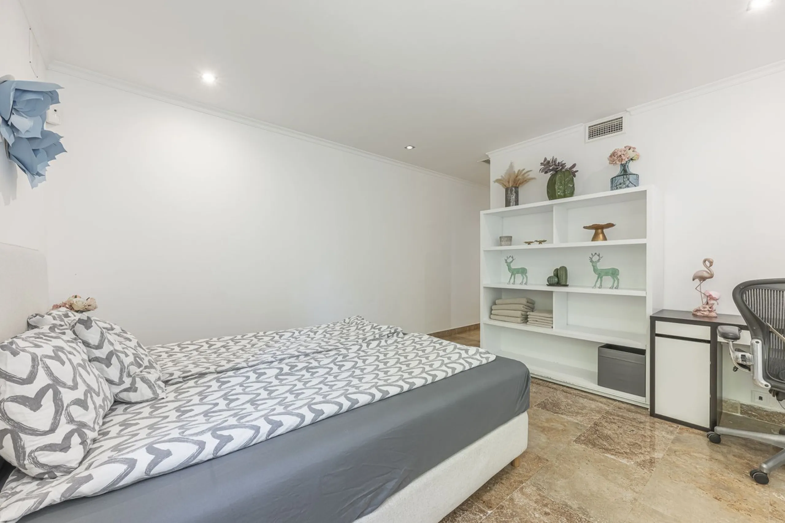 Apartment - Ground Floor Apartment в продаже в Marbella, Málaga. В доме 3 спален и 3 ванных комнат. Площадь дома 216 м²