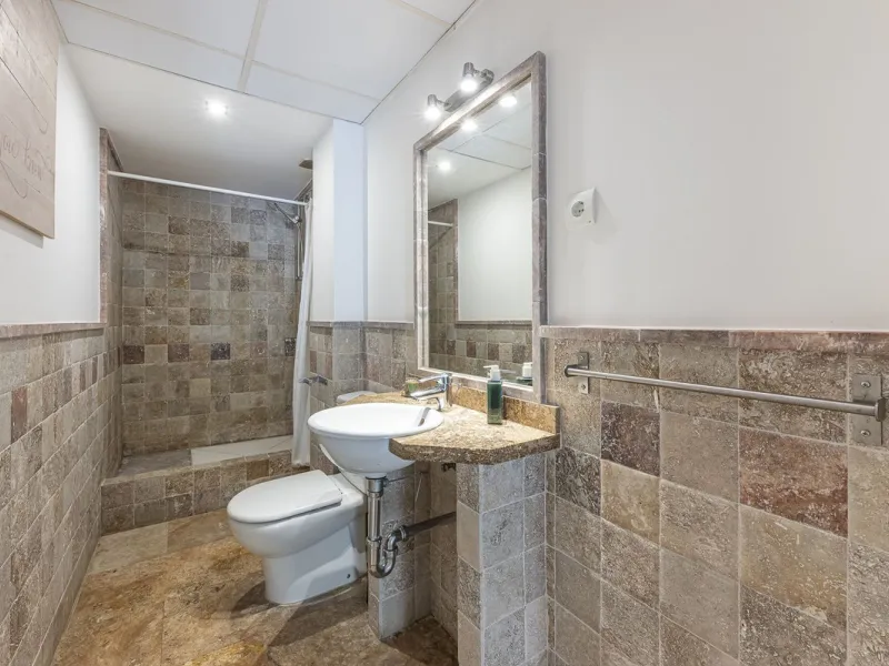 Apartment - Ground Floor Apartment в продаже в Marbella, Málaga. В доме 3 спален и 3 ванных комнат. Площадь дома 216 м²