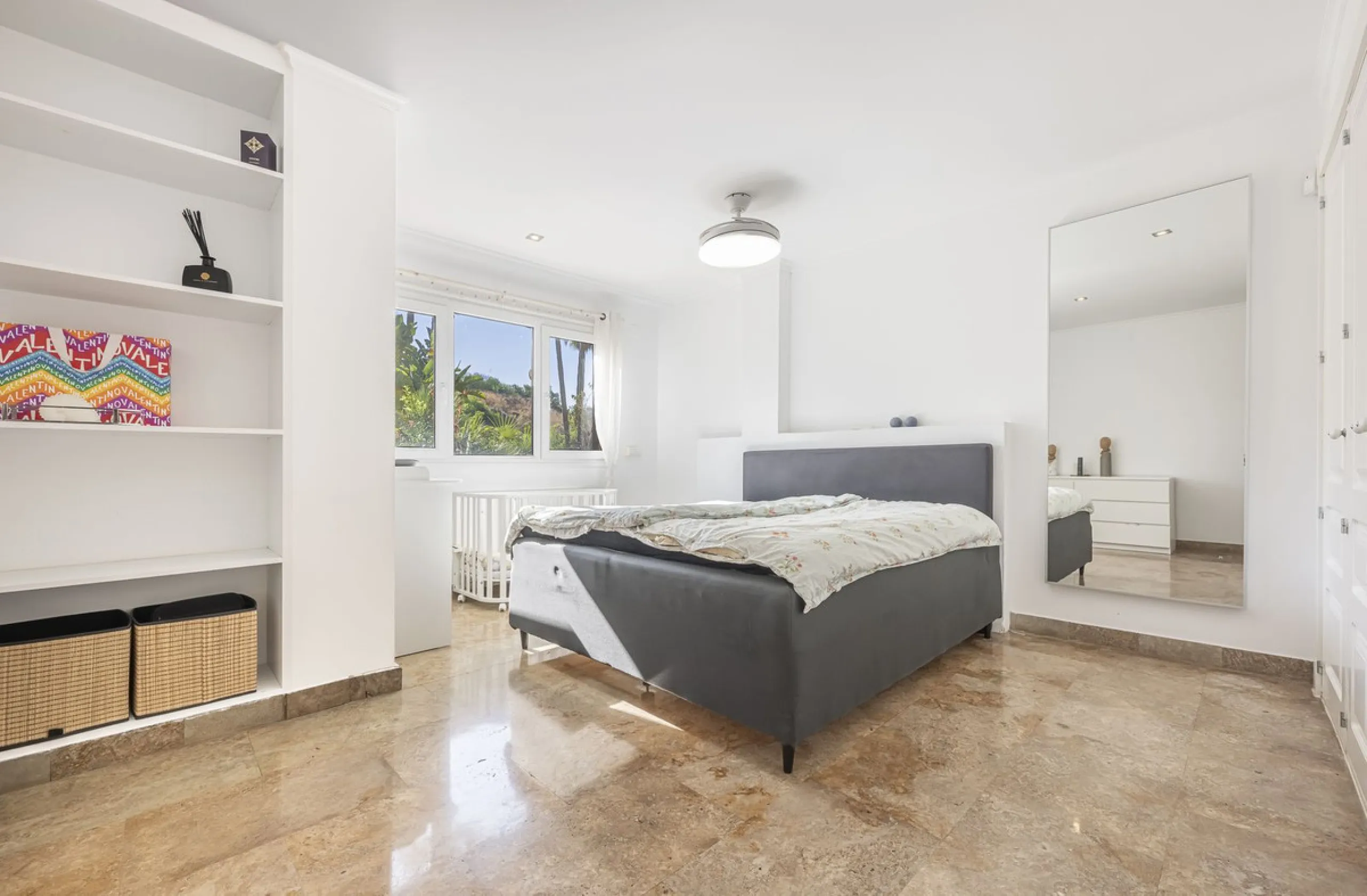 Apartment - Ground Floor Apartment в продаже в Marbella, Málaga. В доме 3 спален и 3 ванных комнат. Площадь дома 216 м²