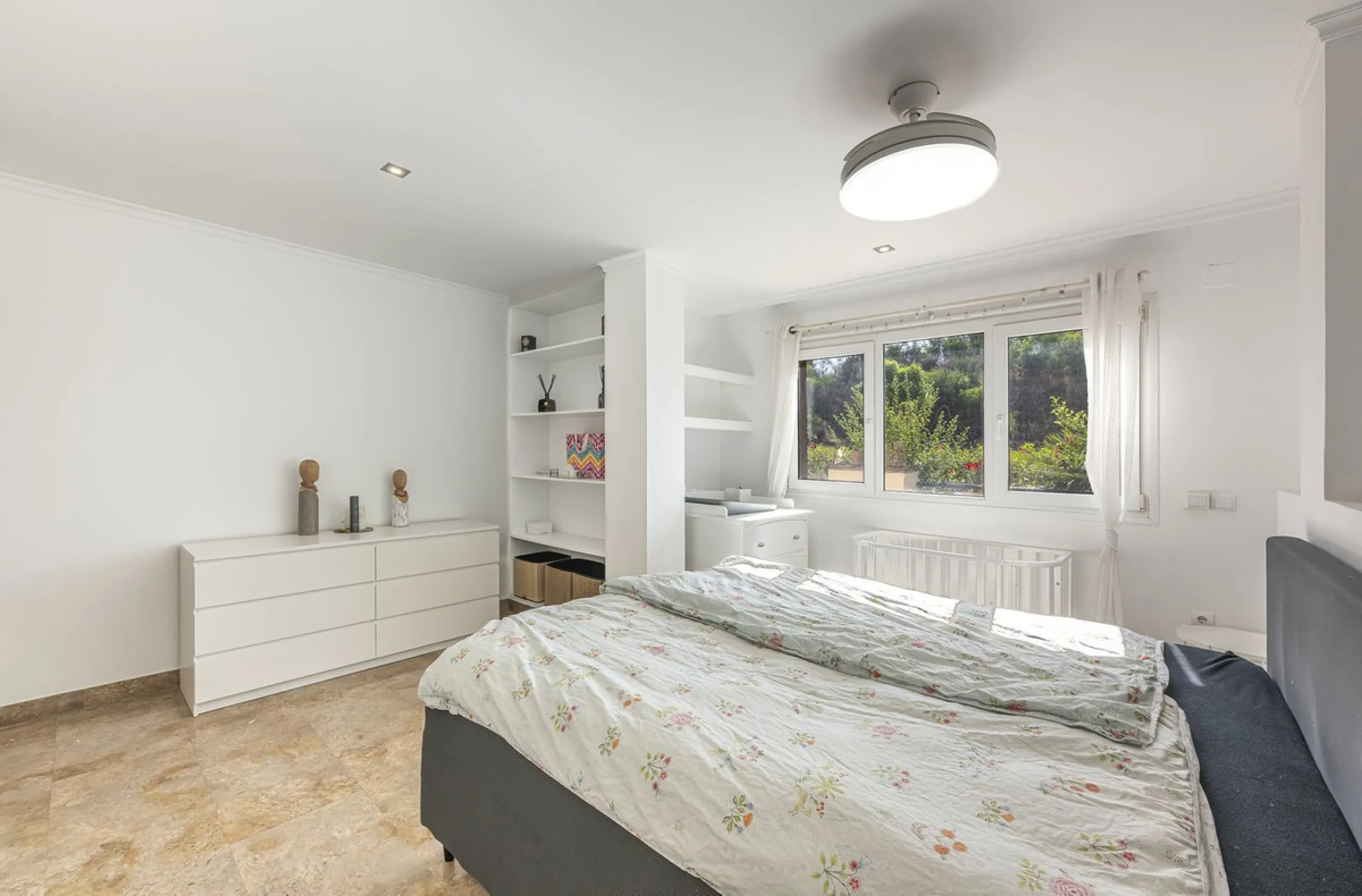 Apartment - Ground Floor Apartment в продаже в Marbella, Málaga. В доме 3 спален и 3 ванных комнат. Площадь дома 216 м²