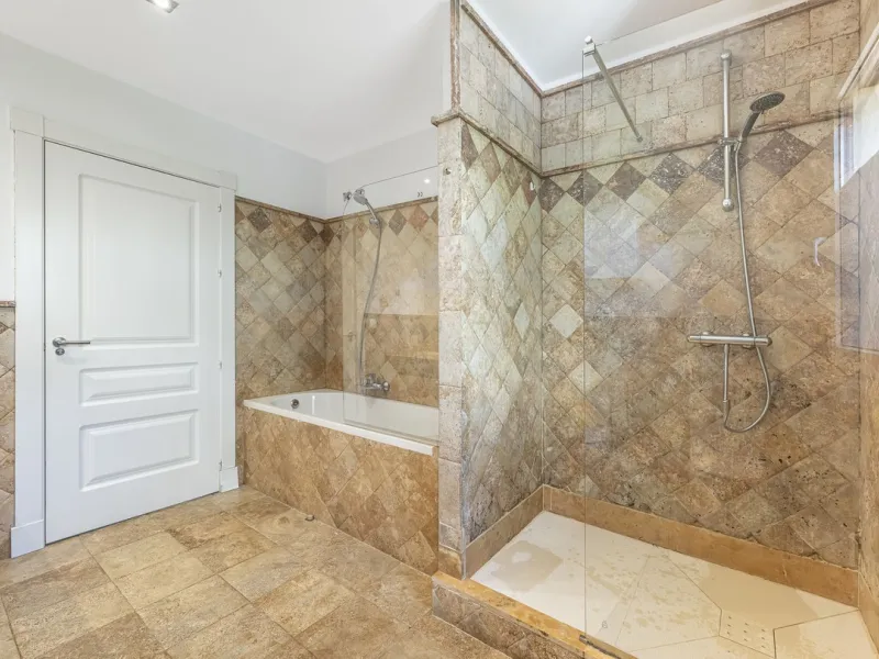 Apartment - Ground Floor Apartment в продаже в Marbella, Málaga. В доме 3 спален и 3 ванных комнат. Площадь дома 216 м²