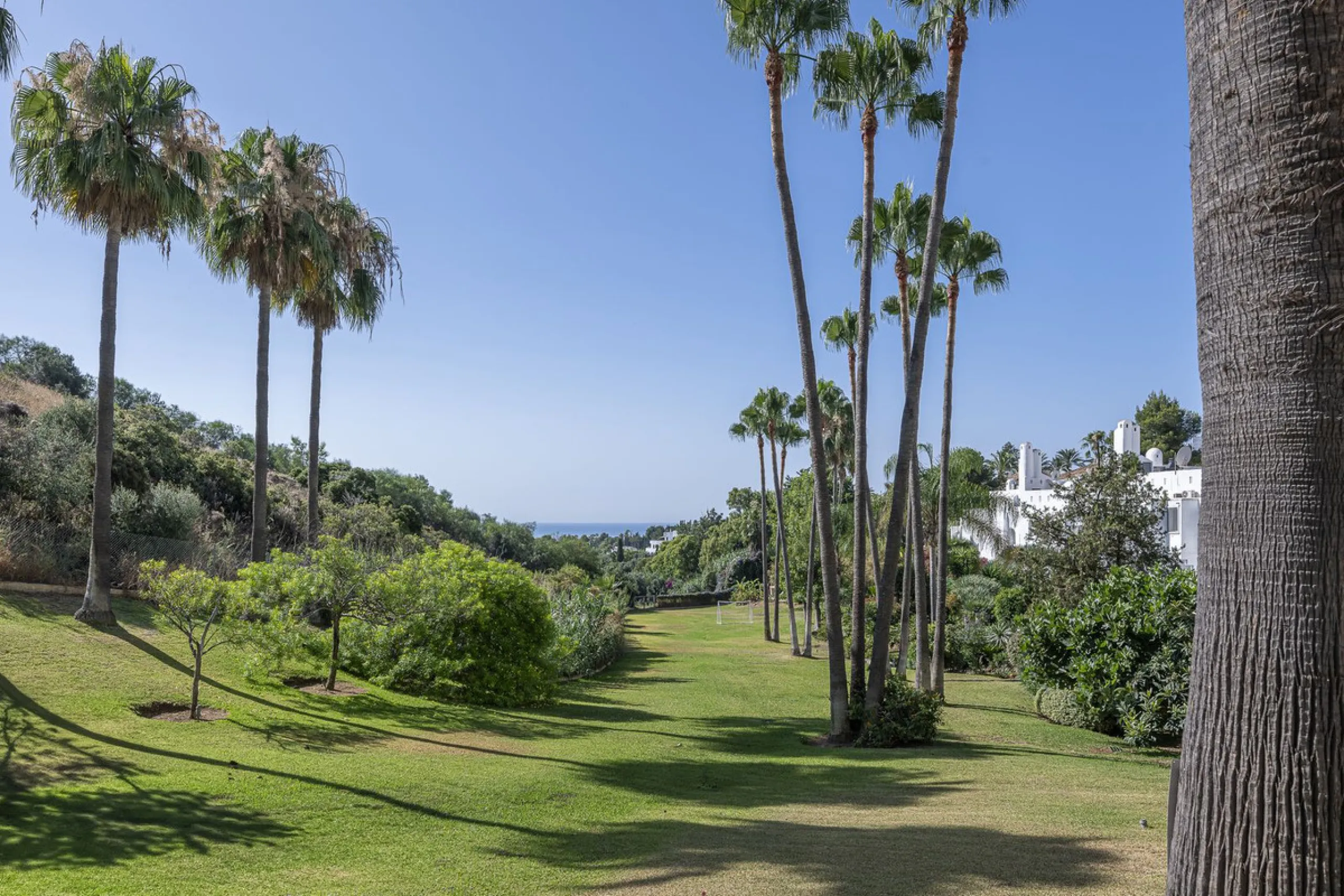 Apartment - Ground Floor Apartment в продаже в Marbella, Málaga. В доме 3 спален и 3 ванных комнат. Площадь дома 216 м²