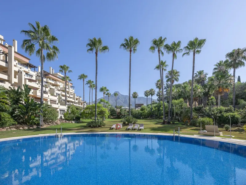 Apartment - Ground Floor Apartment в продаже в Marbella, Málaga. В доме 3 спален и 3 ванных комнат. Площадь дома 216 м²