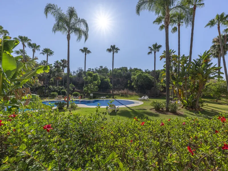Apartment - Ground Floor Apartment в продаже в Marbella, Málaga. В доме 3 спален и 3 ванных комнат. Площадь дома 216 м²