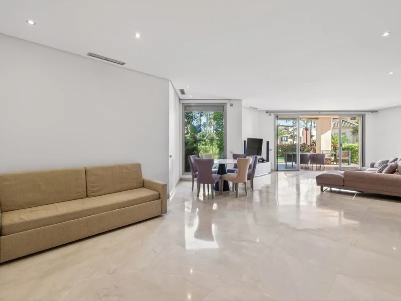 This south-east facing garden apartment is located in the well-known gated community of Mansion Club, on Marbella's Golden Mile. The area is valued for its privacy, security, and convenient access to the beach, restaurants, shops, and some of Marbella's m
