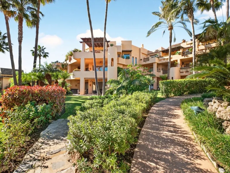 This south-east facing garden apartment is located in the well-known gated community of Mansion Club, on Marbella's Golden Mile. The area is valued for its privacy, security, and convenient access to the beach, restaurants, shops, and some of Marbella's m