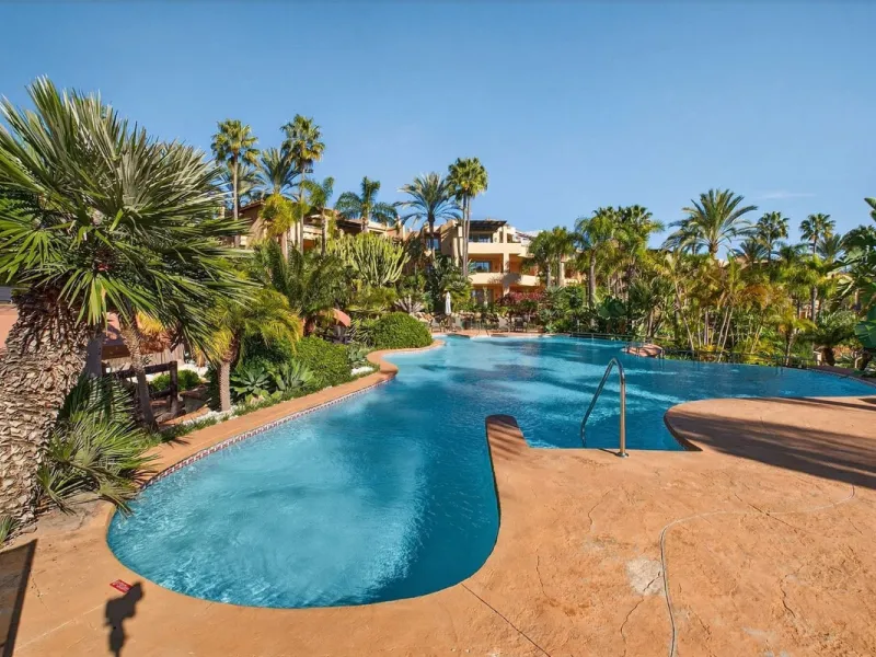 This south-east facing garden apartment is located in the well-known gated community of Mansion Club, on Marbella's Golden Mile. The area is valued for its privacy, security, and convenient access to the beach, restaurants, shops, and some of Marbella's m