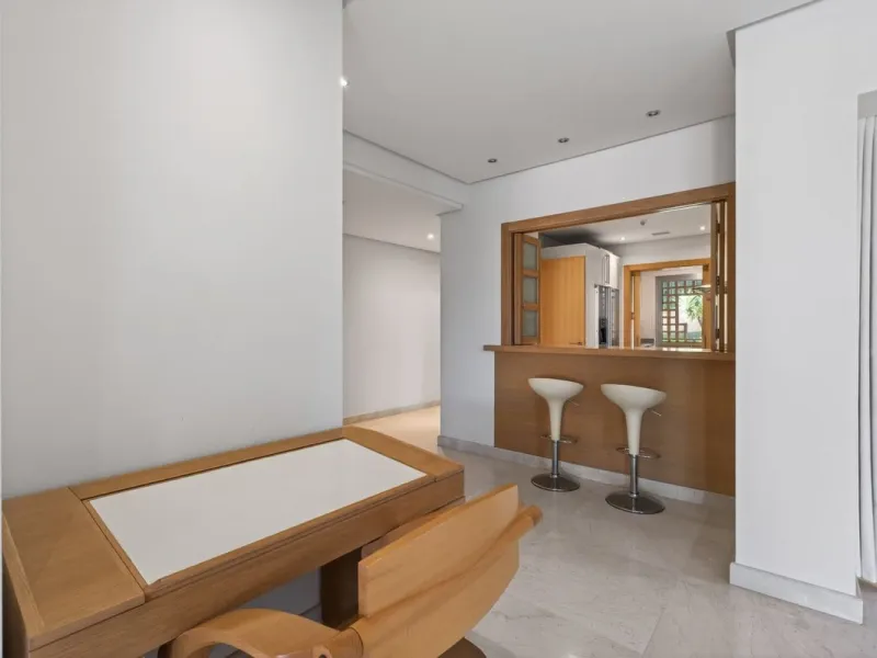 This south-east facing garden apartment is located in the well-known gated community of Mansion Club, on Marbella's Golden Mile. The area is valued for its privacy, security, and convenient access to the beach, restaurants, shops, and some of Marbella's m