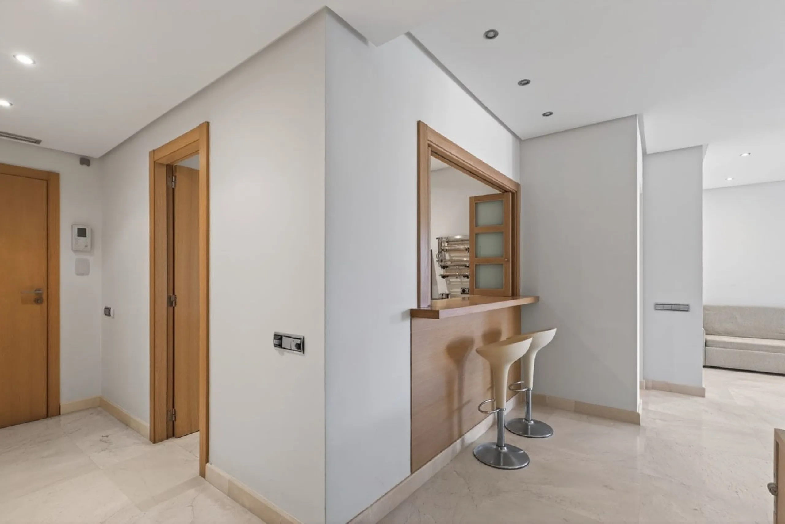 This south-east facing garden apartment is located in the well-known gated community of Mansion Club, on Marbella's Golden Mile. The area is valued for its privacy, security, and convenient access to the beach, restaurants, shops, and some of Marbella's m