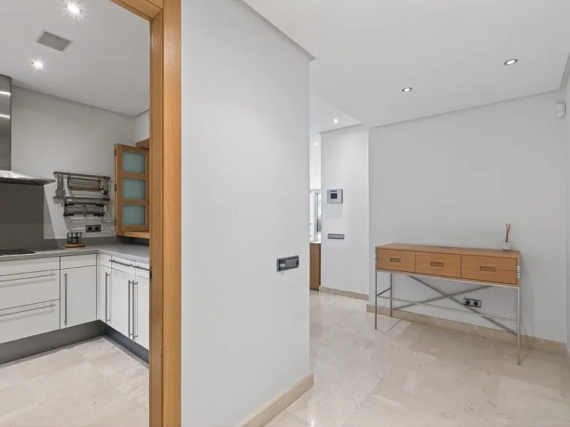 This south-east facing garden apartment is located in the well-known gated community of Mansion Club, on Marbella's Golden Mile. The area is valued for its privacy, security, and convenient access to the beach, restaurants, shops, and some of Marbella's m