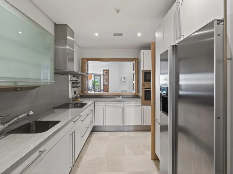 This south-east facing garden apartment is located in the well-known gated community of Mansion Club, on Marbella's Golden Mile. The area is valued for its privacy, security, and convenient access to the beach, restaurants, shops, and some of Marbella's m