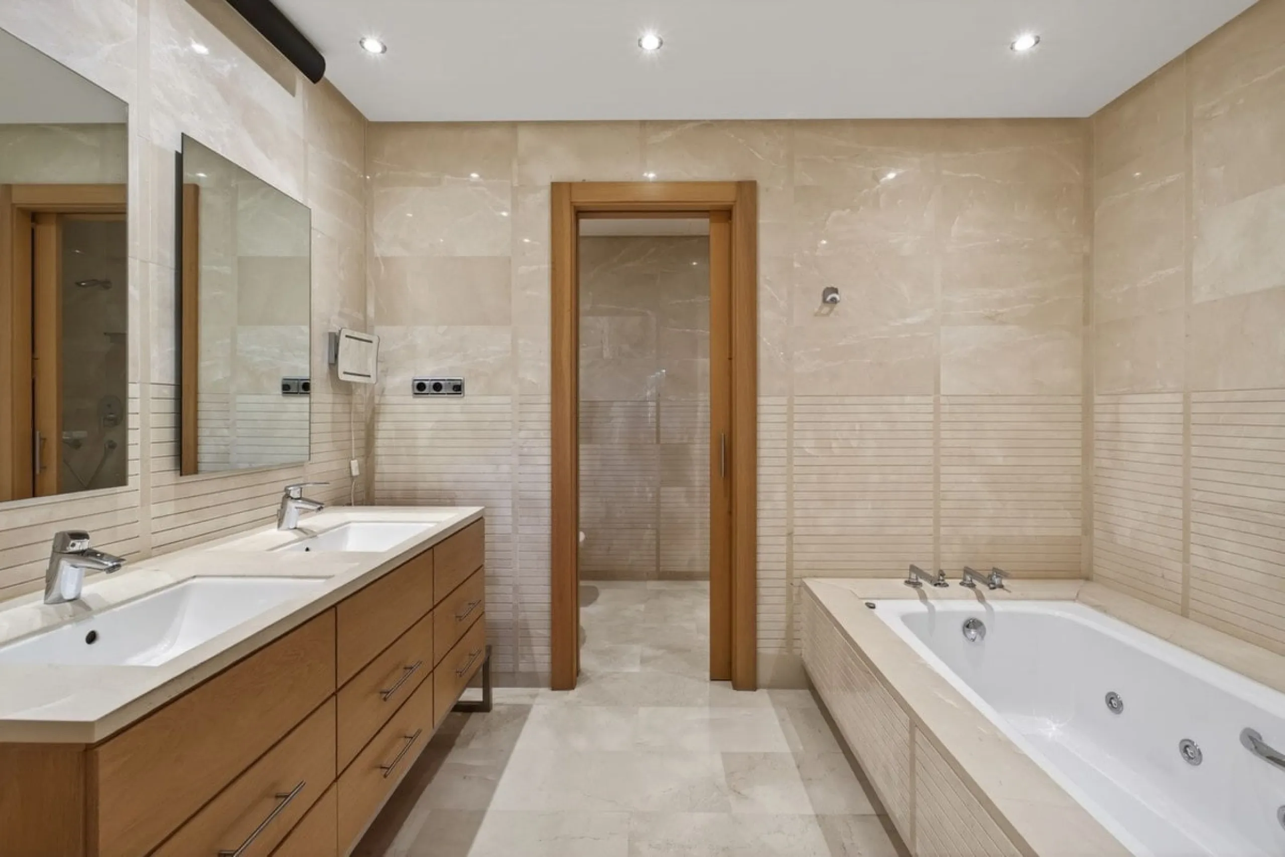 This south-east facing garden apartment is located in the well-known gated community of Mansion Club, on Marbella's Golden Mile. The area is valued for its privacy, security, and convenient access to the beach, restaurants, shops, and some of Marbella's m