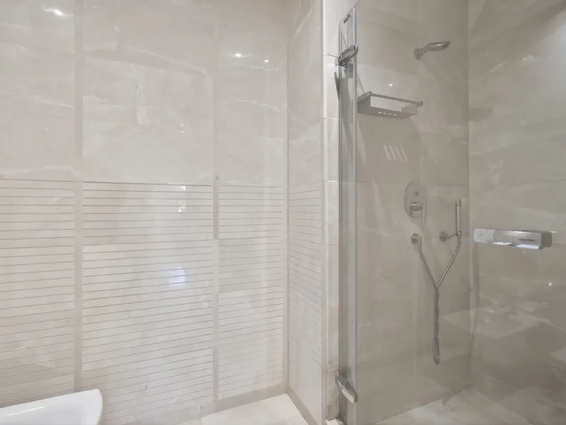 This south-east facing garden apartment is located in the well-known gated community of Mansion Club, on Marbella's Golden Mile. The area is valued for its privacy, security, and convenient access to the beach, restaurants, shops, and some of Marbella's m