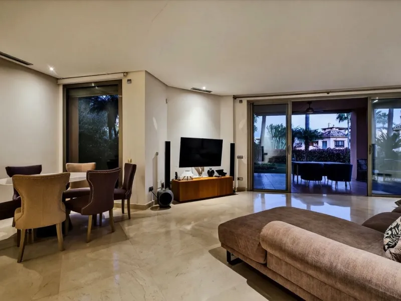 This south-east facing garden apartment is located in the well-known gated community of Mansion Club, on Marbella's Golden Mile. The area is valued for its privacy, security, and convenient access to the beach, restaurants, shops, and some of Marbella's m