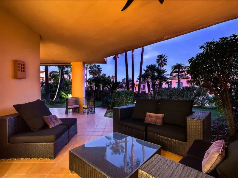 This south-east facing garden apartment is located in the well-known gated community of Mansion Club, on Marbella's Golden Mile. The area is valued for its privacy, security, and convenient access to the beach, restaurants, shops, and some of Marbella's m