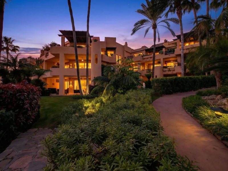 This south-east facing garden apartment is located in the well-known gated community of Mansion Club, on Marbella's Golden Mile. The area is valued for its privacy, security, and convenient access to the beach, restaurants, shops, and some of Marbella's m