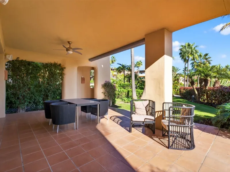 This south-east facing garden apartment is located in the well-known gated community of Mansion Club, on Marbella's Golden Mile. The area is valued for its privacy, security, and convenient access to the beach, restaurants, shops, and some of Marbella's m
