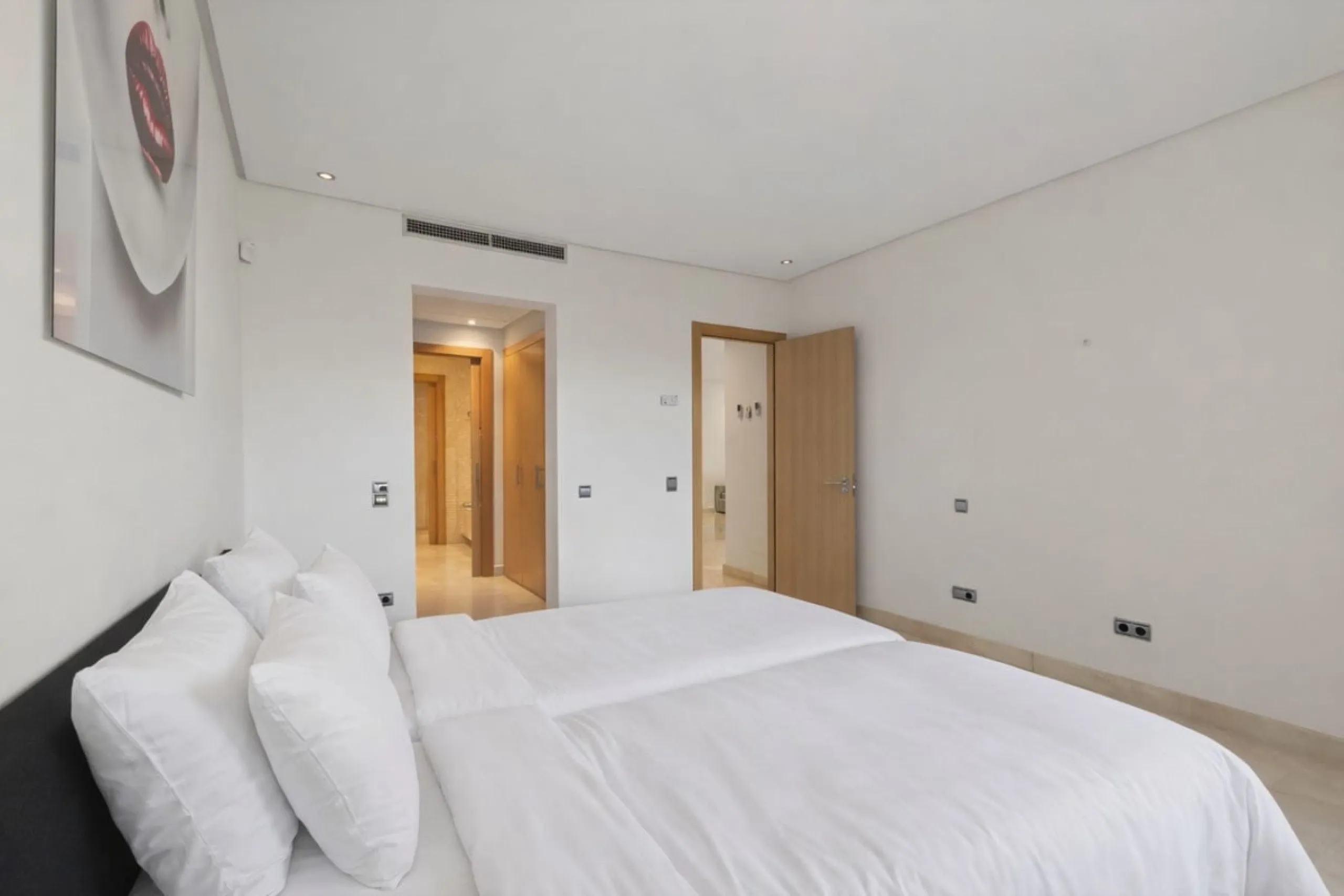 This south-east facing garden apartment is located in the well-known gated community of Mansion Club, on Marbella's Golden Mile. The area is valued for its privacy, security, and convenient access to the beach, restaurants, shops, and some of Marbella's m
