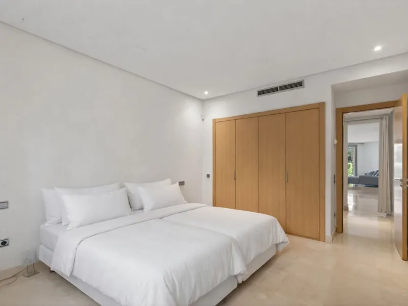 This south-east facing garden apartment is located in the well-known gated community of Mansion Club, on Marbella's Golden Mile. The area is valued for its privacy, security, and convenient access to the beach, restaurants, shops, and some of Marbella's m
