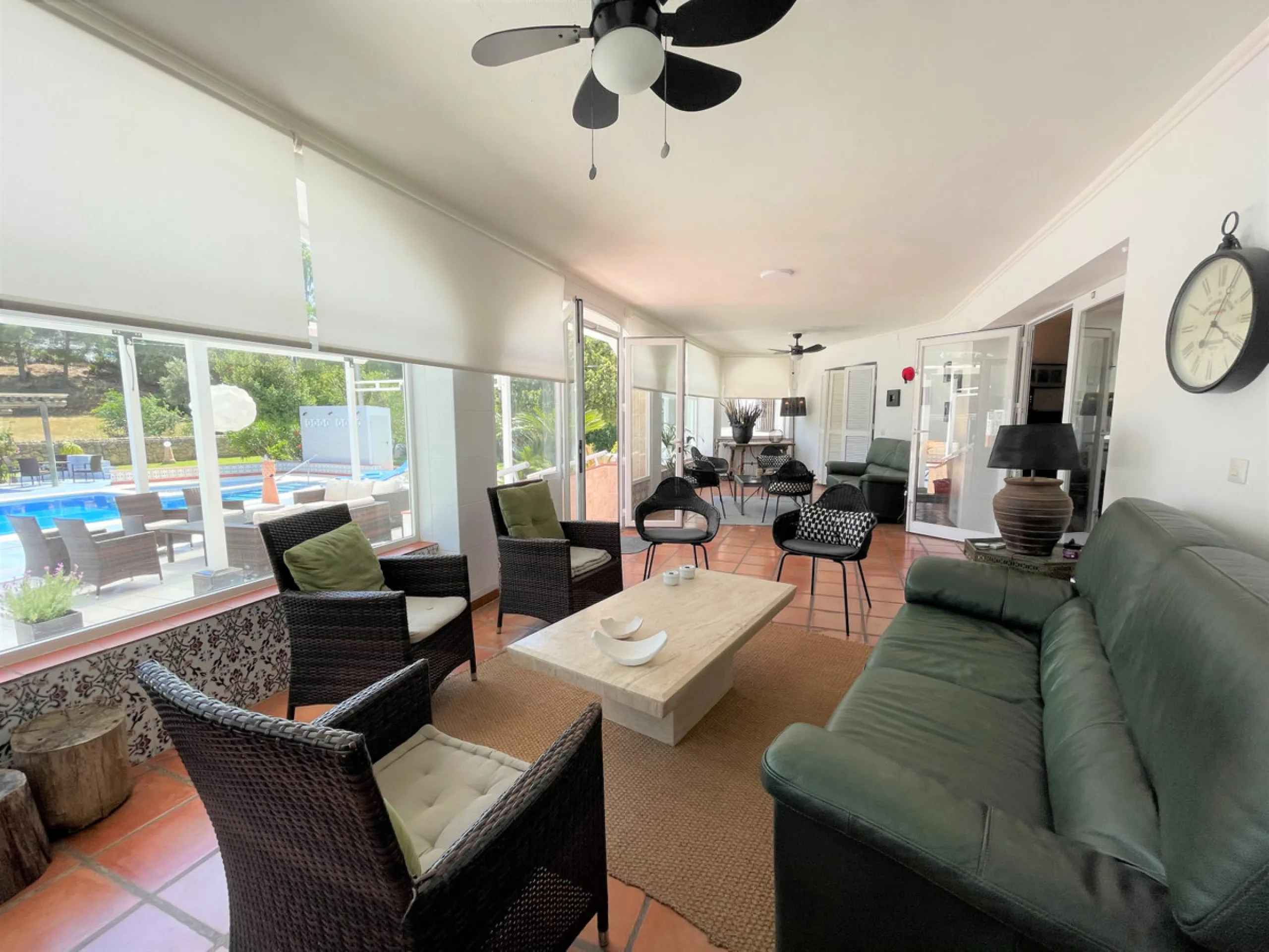 House - Detached Villa в продаже в Mijas, Málaga. В доме 7 спален и 5 ванных комнат. Площадь дома 515 м². Площадь участка 3609 м²