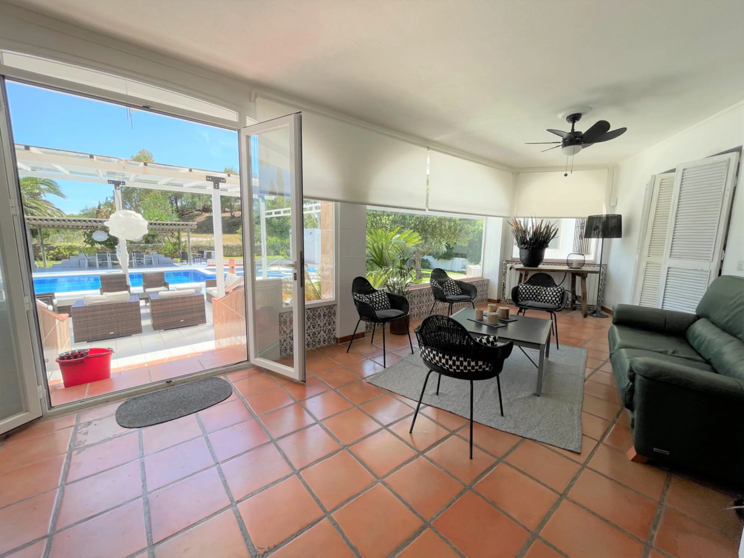 House - Detached Villa в продаже в Mijas, Málaga. В доме 7 спален и 5 ванных комнат. Площадь дома 515 м². Площадь участка 3609 м²