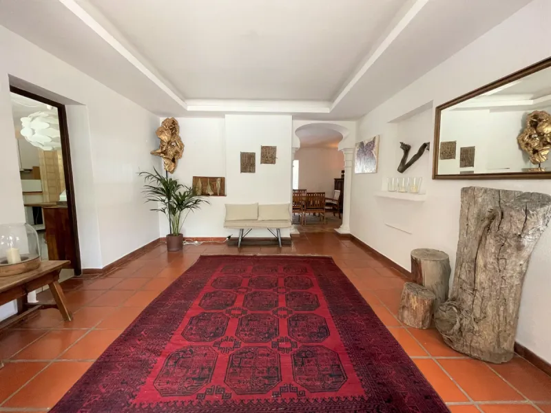 House - Detached Villa в продаже в Mijas, Málaga. В доме 7 спален и 5 ванных комнат. Площадь дома 515 м². Площадь участка 3609 м²